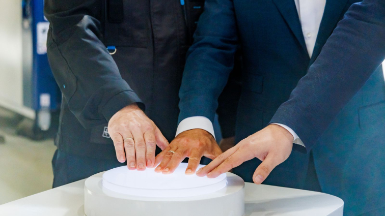 Igor Artamonov, Governor of the Lipetsk oblast, took part in the opening ceremony of the first production facility at the Lipetsk Tractor Plant.